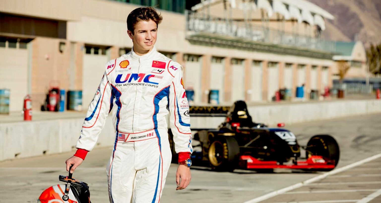 Balancing Weight and Protection in Modern Motorsport Clothing