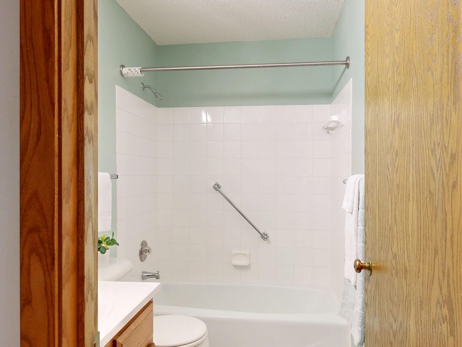 Shower Grab Handle Installation for Better Bathroom Safety